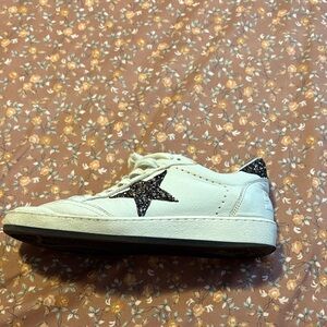 Golden Goose White Sneakers with Silver Glitter Star and Tan Sole. Like New!